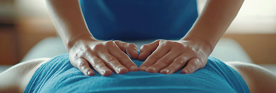 MANUELLE THERAPIE Masseur bei manueller Lymphdrainage